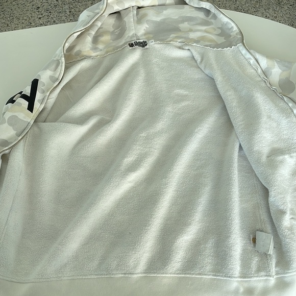 Authentic Bape full zip hoodie size fits like size M - Picture 7 of 7